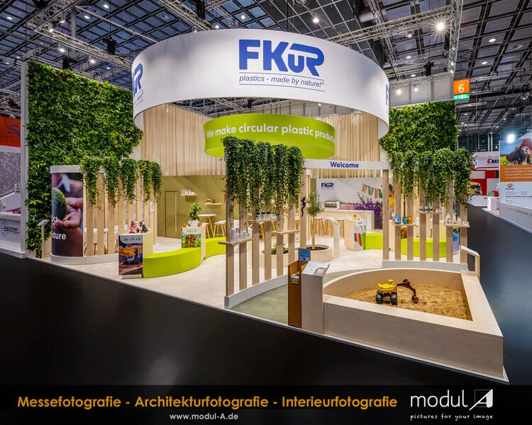 Fotograf & Messefotograf in Düsseldorf zur Kunststoffmesse K 2025
